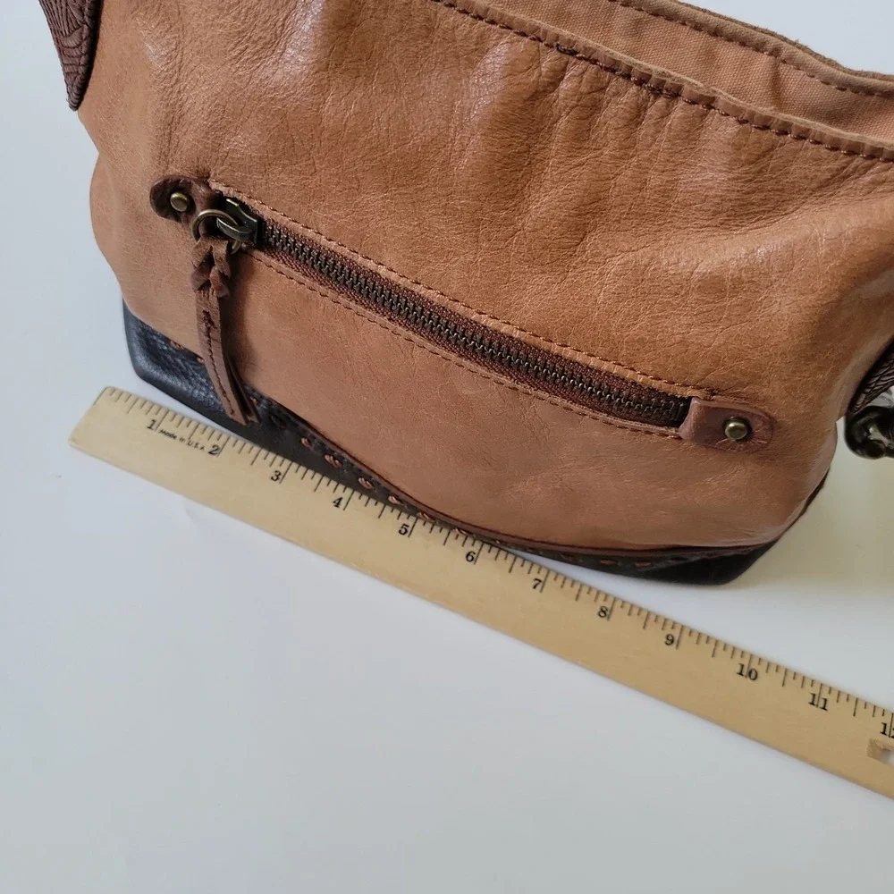 The Sak Indio Slouchy Hobo Bag Tan Brown Leather Boho Chic Effortless Western